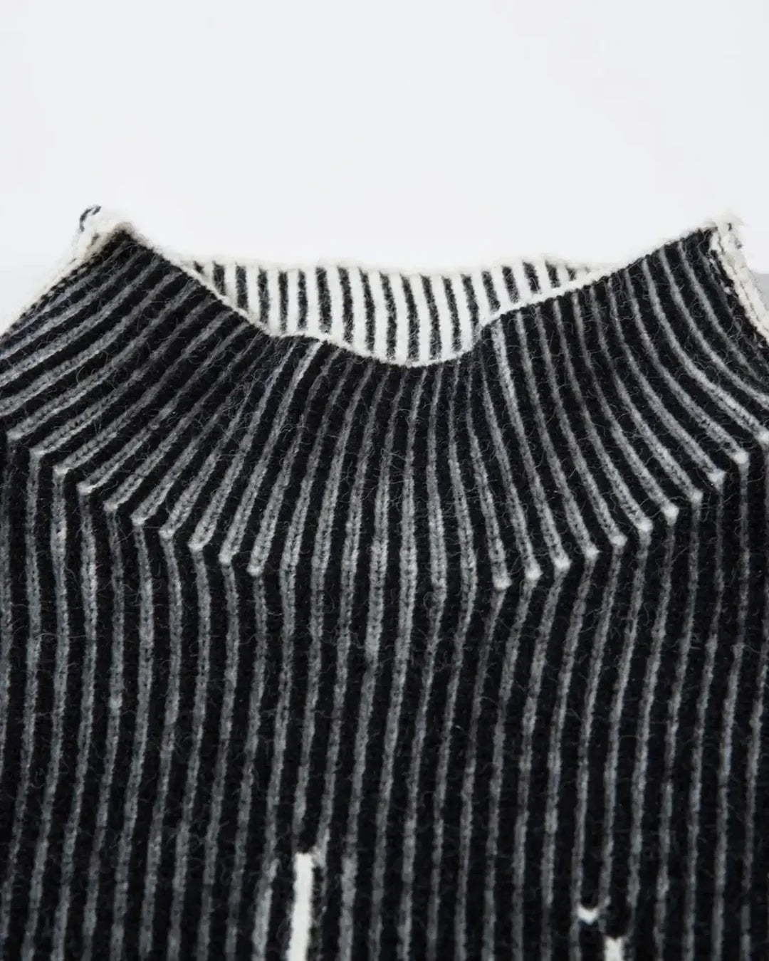 RAVEN KNIT
