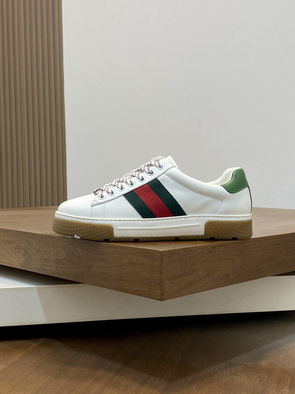 Gucci Stripe Low-Top Sneakers